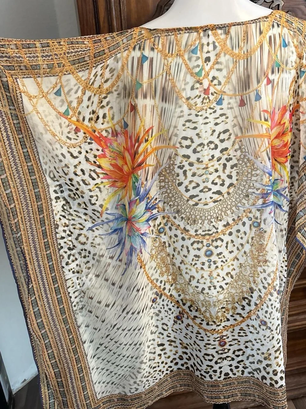 Venus cover up top